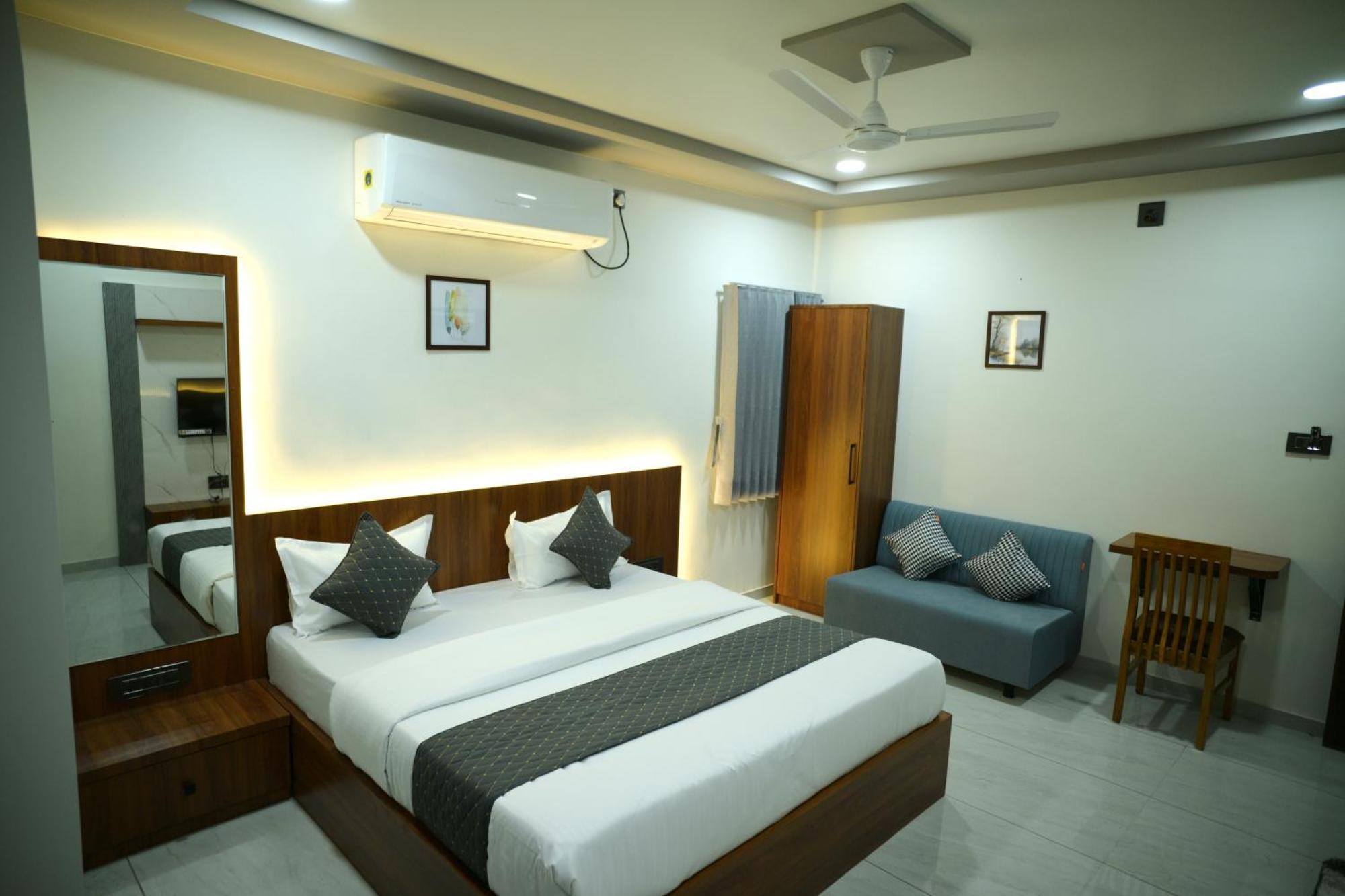 Hotel Aagman Palanpur Esterno foto