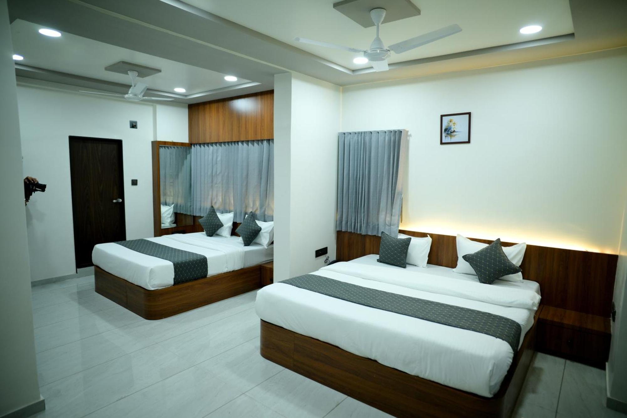 Hotel Aagman Palanpur Esterno foto