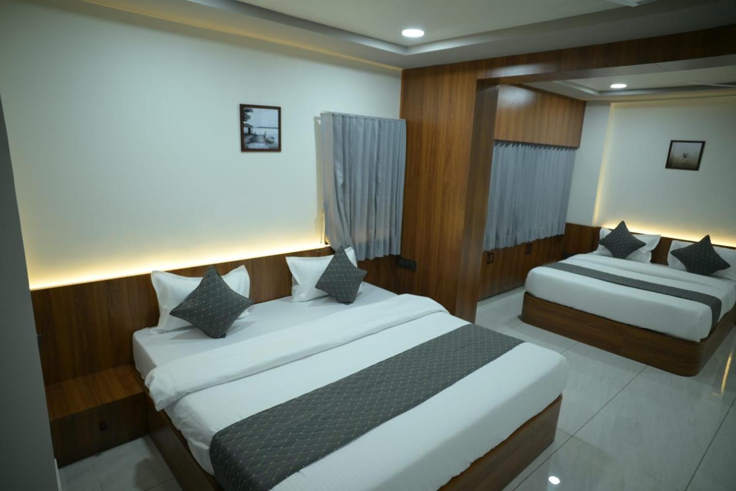 Hotel Aagman Palanpur Esterno foto
