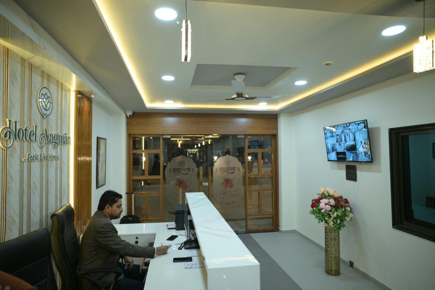 Hotel Aagman Palanpur Esterno foto